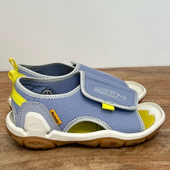 KEEN Girl Sandals - Picture 2 of 8